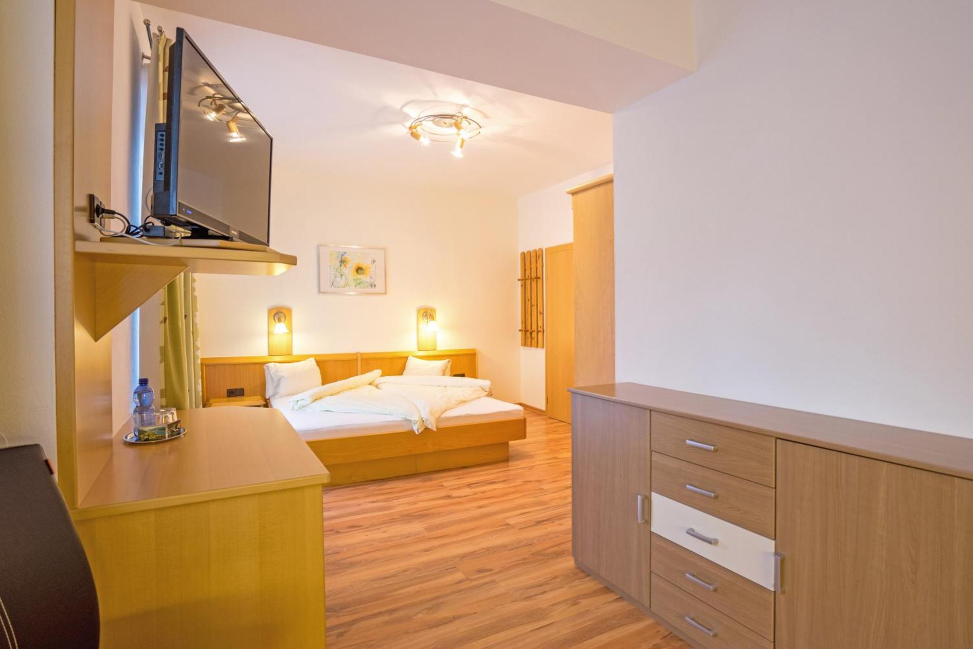 Haus Stampfer Hotel Weissensee Bilik gambar